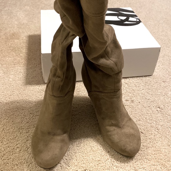 Nine West boots - Picture 3 of 5